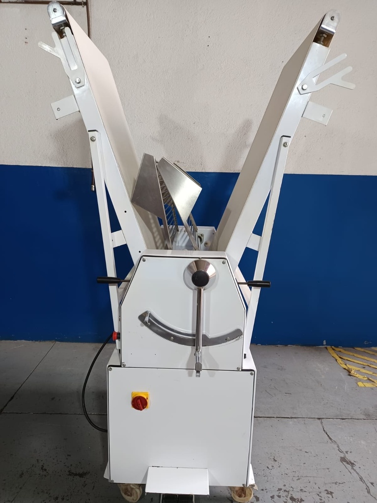 Laminadora de Masas Profesional Rubhima MO322 – 1270 x 600 mm – Oferta Outlet