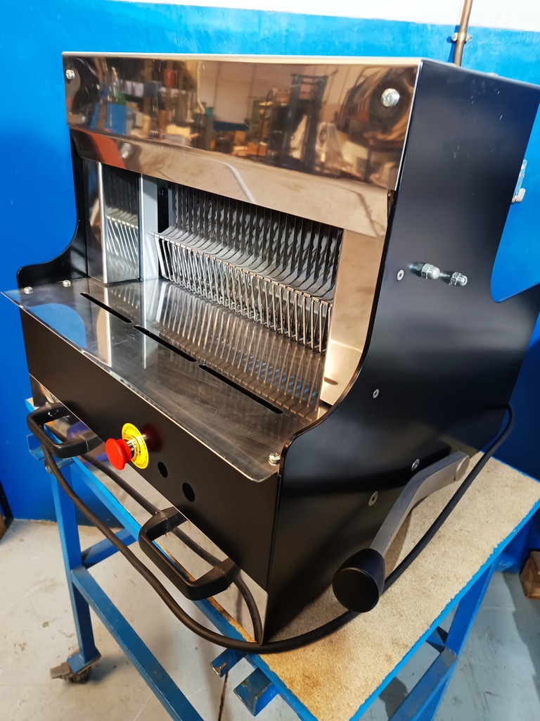 MO317 · Cortadora de pan de sobremesa trifásica 43 cm paso 14