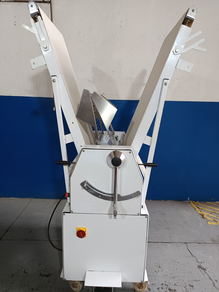 Laminadora de Masas Profesional Rubhima MO322 – 1270 x 600 mm – Oferta Outlet